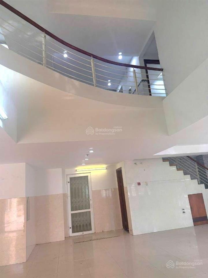 Shophouse 3 mặt tiền ngay vành đai 2 chỉ 5.4 tỷ 158m ngang hơn 10m kinh doanh cực