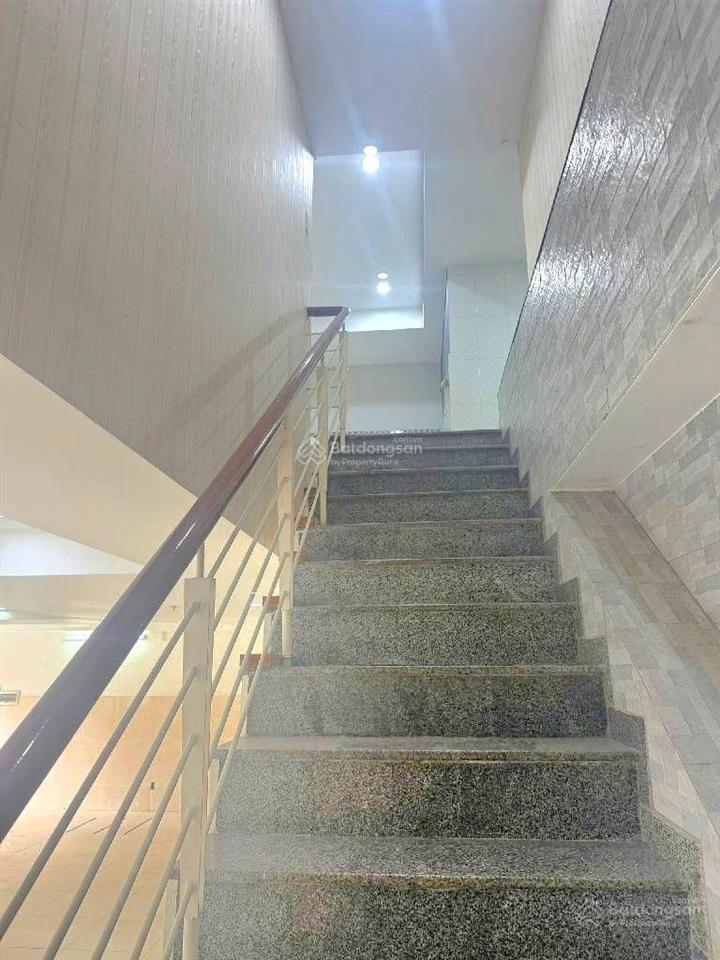 Shophouse 3 mặt tiền ngay vành đai 2 chỉ 5.4 tỷ 158m ngang hơn 10m kinh doanh cực