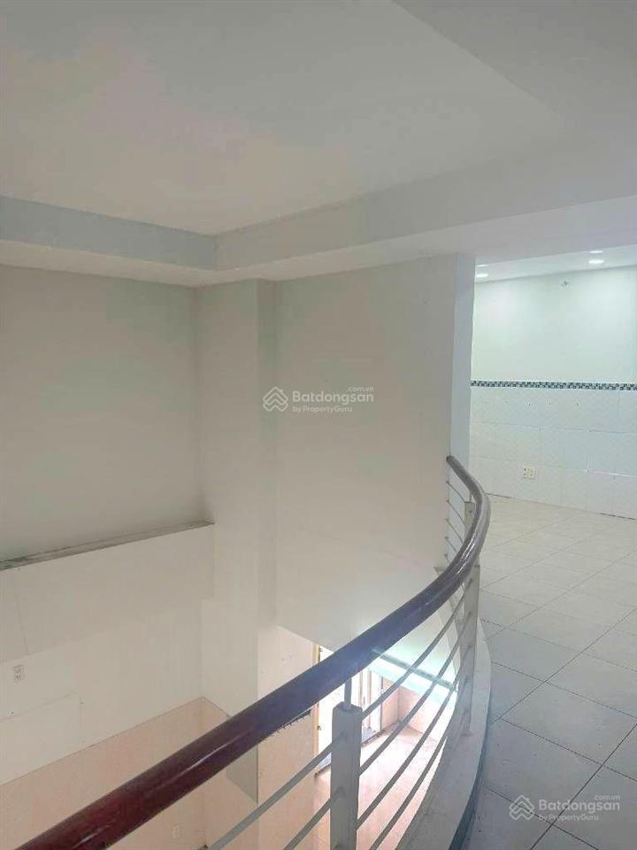 Shophouse 3 mặt tiền ngay vành đai 2 chỉ 5.4 tỷ 158m ngang hơn 10m kinh doanh cực