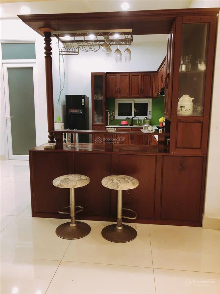 Bán nhà sân vườn  mặt tiền đt 766