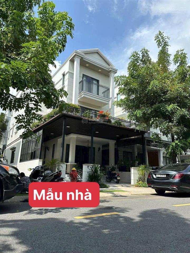 Chính chủ bán nhà số 17 đường 11 nine south. căn góc giữa thoáng.  0908 355 *** mr cảnh