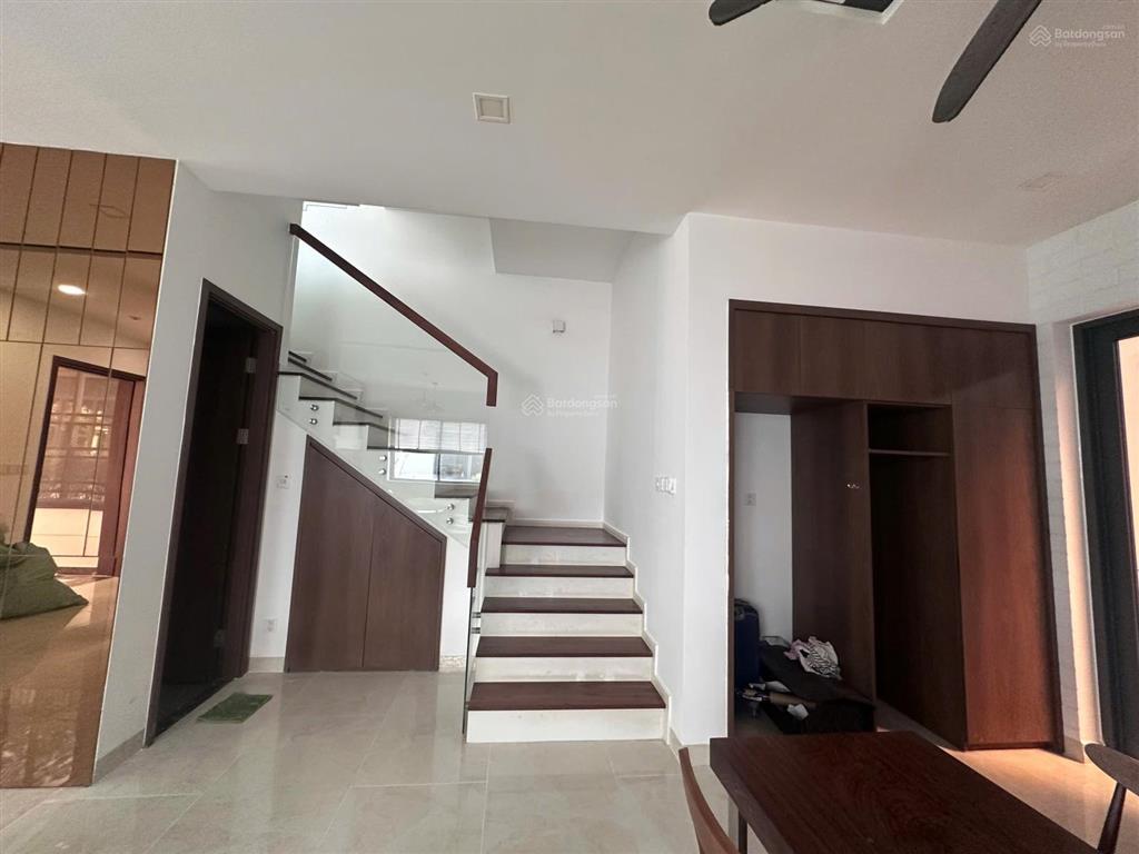 Chính chủ bán nhà số 17 đường 11 nine south. căn góc giữa thoáng.  0908 355 *** mr cảnh