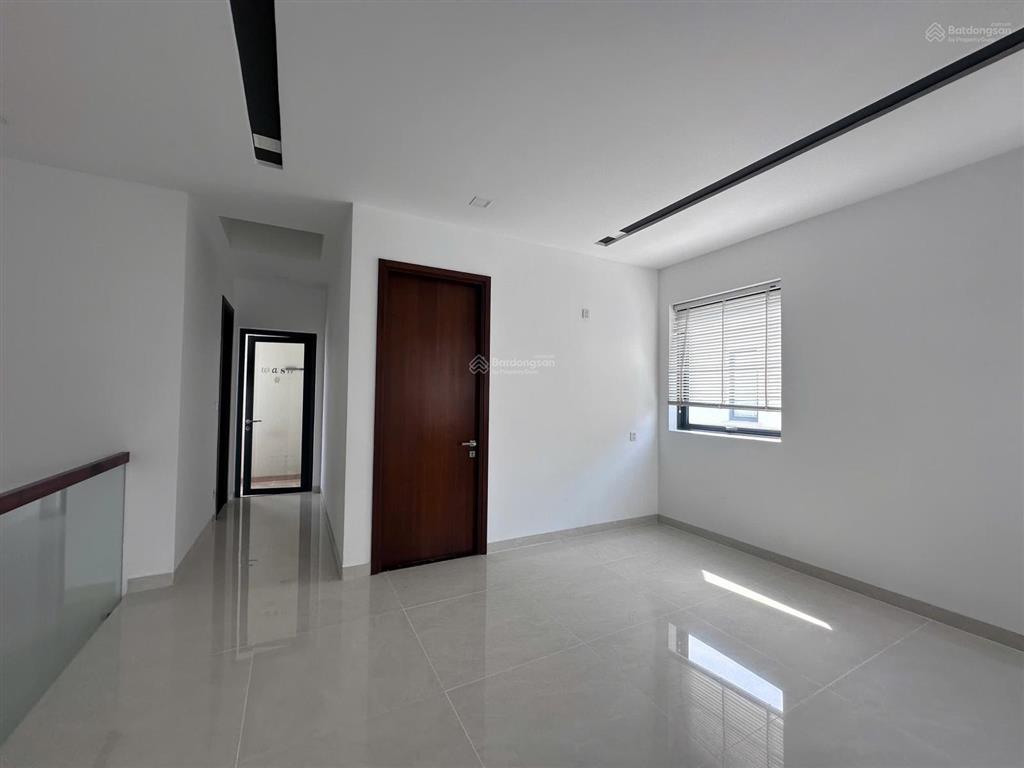 Chính chủ bán nhà số 17 đường 11 nine south. căn góc giữa thoáng.  0908 355 *** mr cảnh