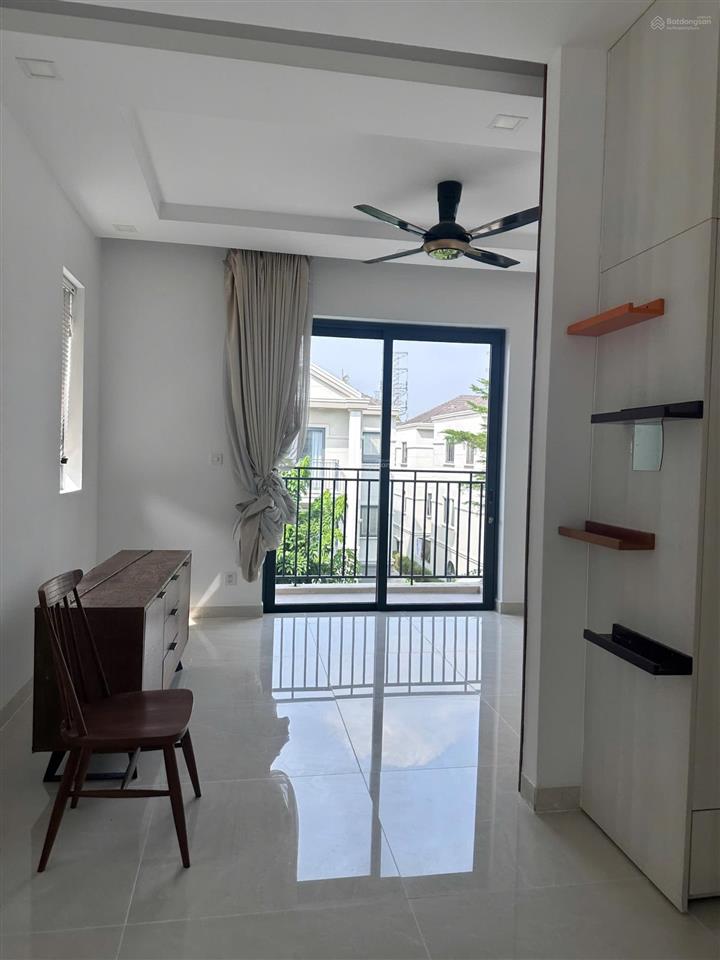 Chính chủ bán nhà số 17 đường 11 nine south. căn góc giữa thoáng.  0908 355 *** mr cảnh