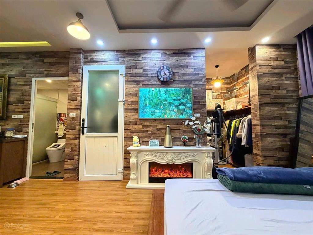 Bán nhà lô góc vip,tt quận đống đa,42m 5 tầng, chủ xây kiên cố,hệ thống cửa tự động,nhỉnh 11 tỷ