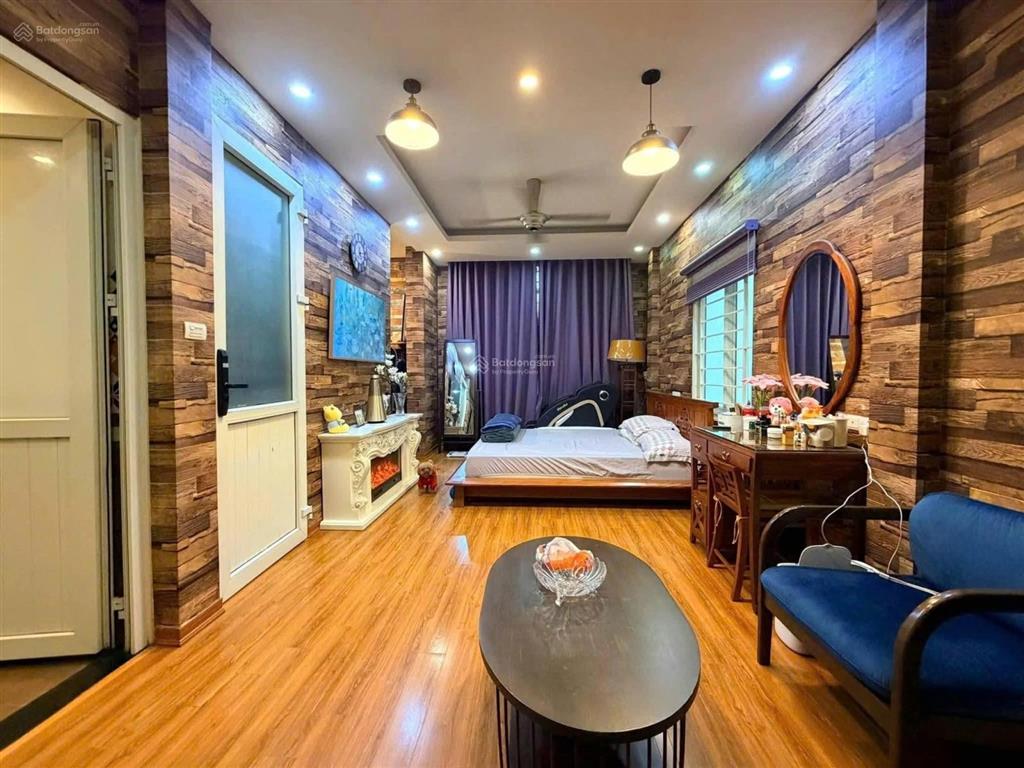 Bán nhà lô góc vip,tt quận đống đa,42m 5 tầng, chủ xây kiên cố,hệ thống cửa tự động,nhỉnh 11 tỷ