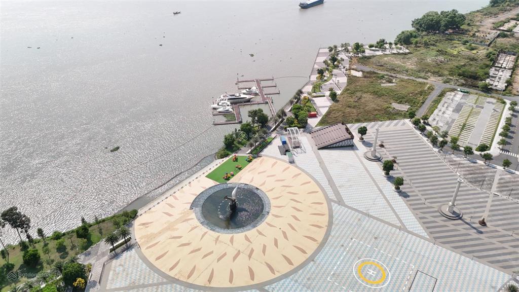 Nhà phố 8x20m, thanh toán trước 4.4 tỷ sở hữu ngay, đường 19m thông, gần sông, gọi bộ 0981 244 ***