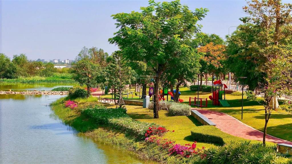 Nhà phố 8x20m, thanh toán trước 4.4 tỷ sở hữu ngay, đường 19m thông, gần sông, gọi bộ 0981 244 ***