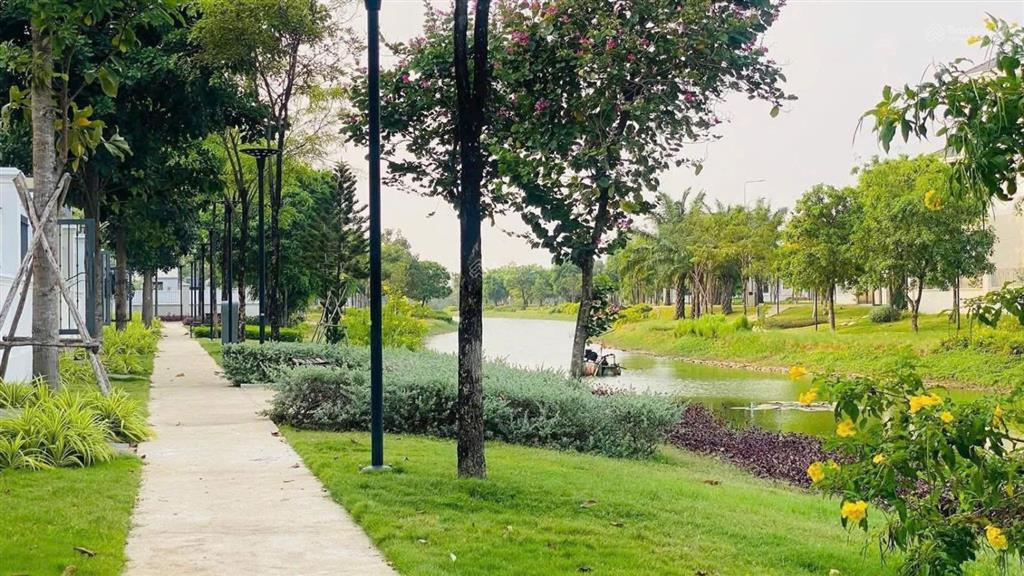 Nhà phố 8x20m, thanh toán trước 4.4 tỷ sở hữu ngay, đường 19m thông, gần sông, gọi bộ 0981 244 ***