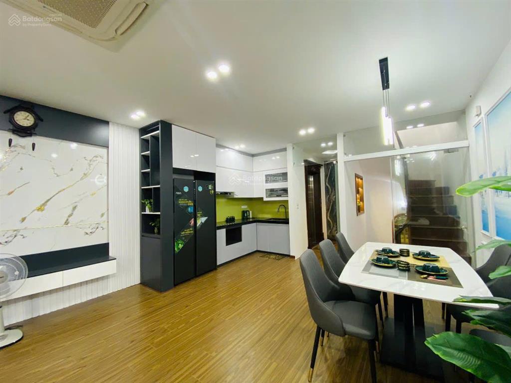Phân lô gara ôtô 7 chỗ  phố hoàng văn thái, quận thanh xuân  50m2 x 6 tầng thang máy  ô tô tránh
