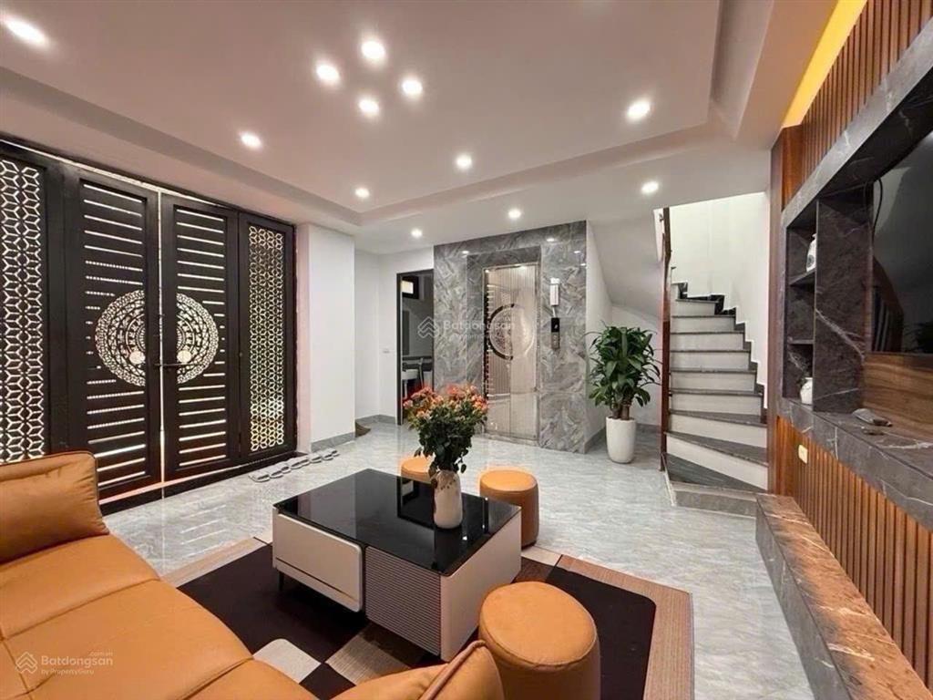 Bán nhà mới định công thượng 6 tầng thang máymt 5.5m5m ra ô tô tránhchỉ 9.7tỷ