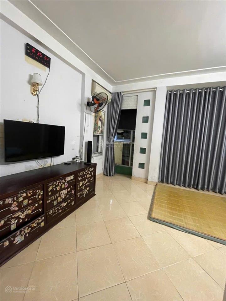 Bán nhà lô góc kim giang  sát kđt đại kim  kinh doanh nhỏ  ngõ thông  giá 6.3 tỷ