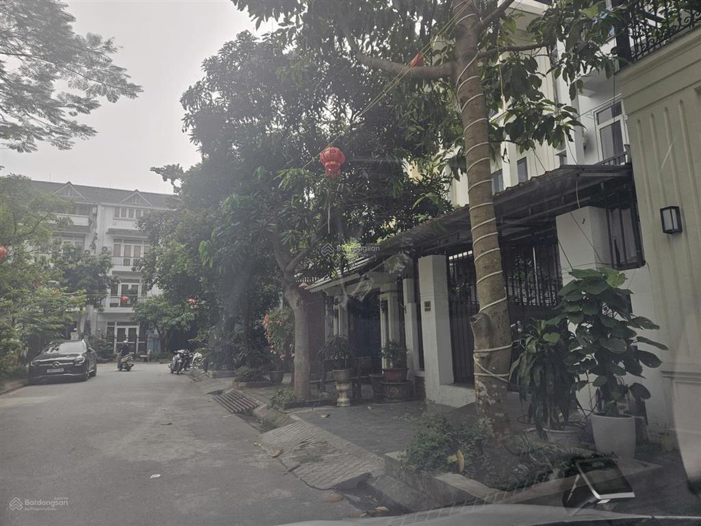 Liền kề 100m2 view vườn hoa cực đẹp, giá 15.2 tỷ hợp lý nhất thị trường
