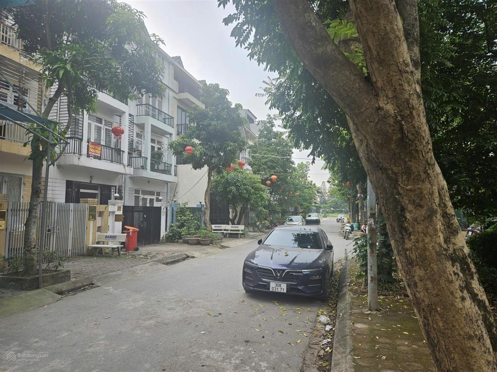 Liền kề 100m2 view vườn hoa cực đẹp, giá 15.2 tỷ hợp lý nhất thị trường