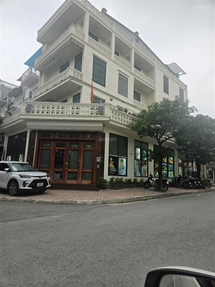 Liền kề 100m2 view vườn hoa cực đẹp, giá 15.2 tỷ hợp lý nhất thị trường