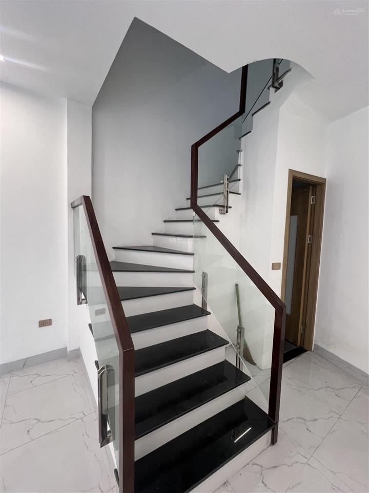 Nhà đẹp ngọc hồi  40m2  4 tầng  sđcc