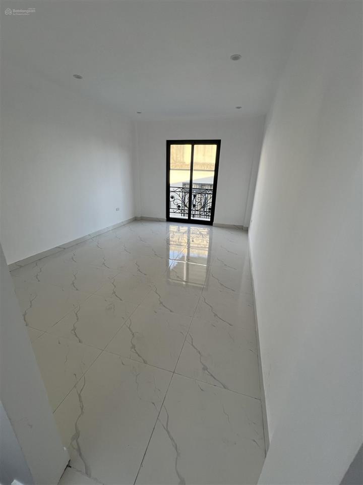 Nhà tựu liệt  tt thanh trì  60m  5 tầng