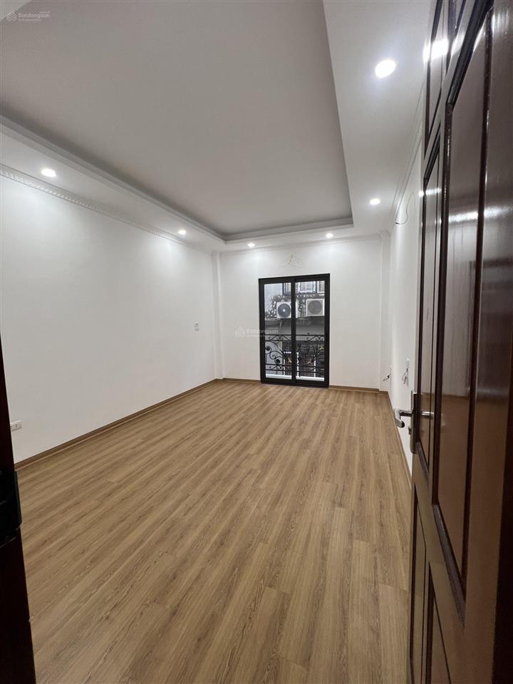 Nhà tựu liệt  tt thanh trì  60m  5 tầng