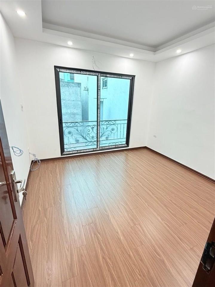 Nhà mới ngọc hồi  36m2/42m2  5 tầng  sđcc