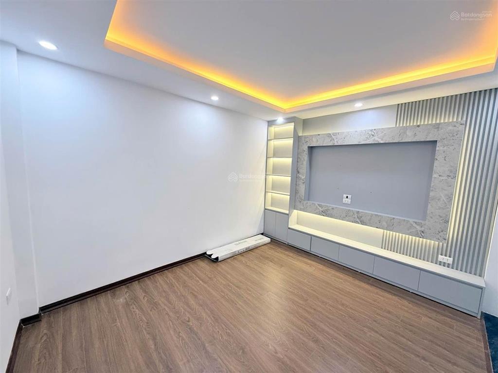 Nhà mới vĩnh quỳnh  40m  5 tầng  sđcc