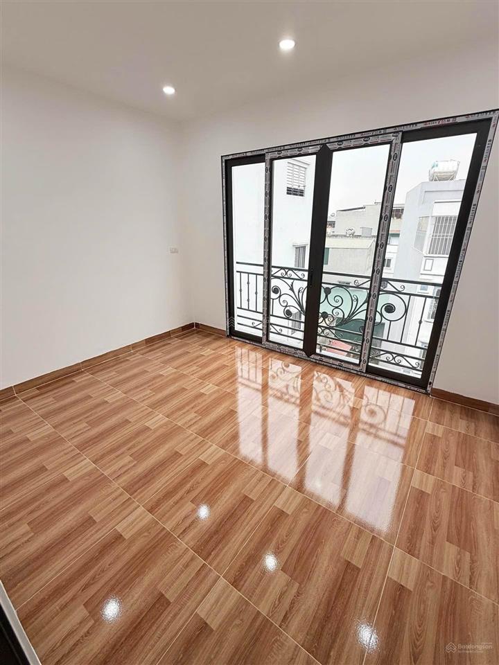 Nhà mới vĩnh quỳnh  40m  5 tầng  sđcc