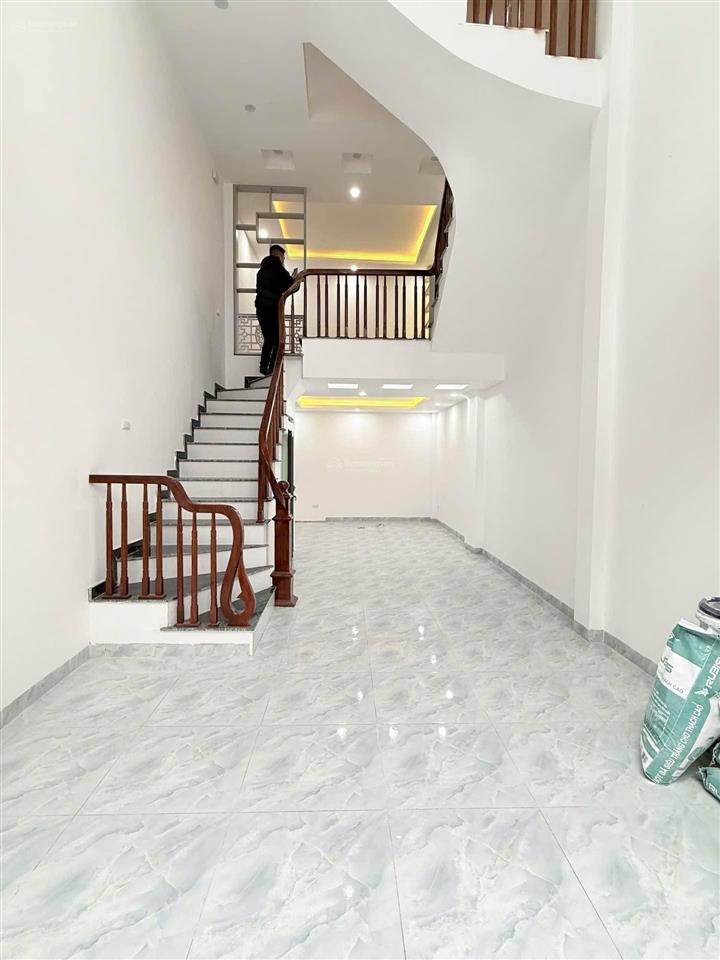 Nhà mới vĩnh quỳnh  40m  5 tầng  sđcc