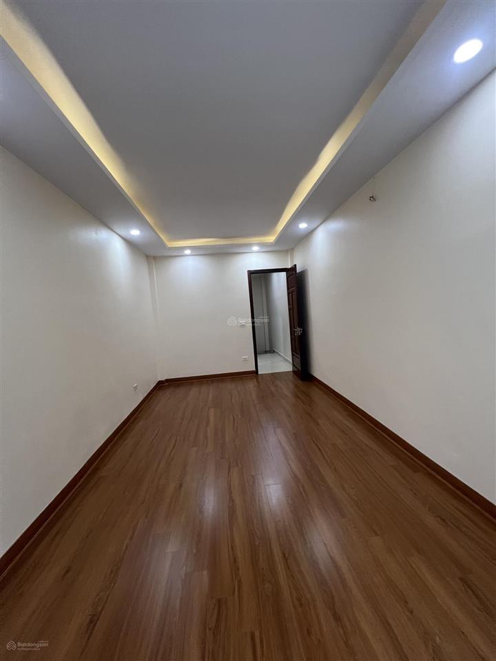Bán nhà riêng tt tứ hiệp, cổ điển  diện tích 35m  6 tầng  ô tô đỗ cửa  sđcc giá 6.9 tỷ