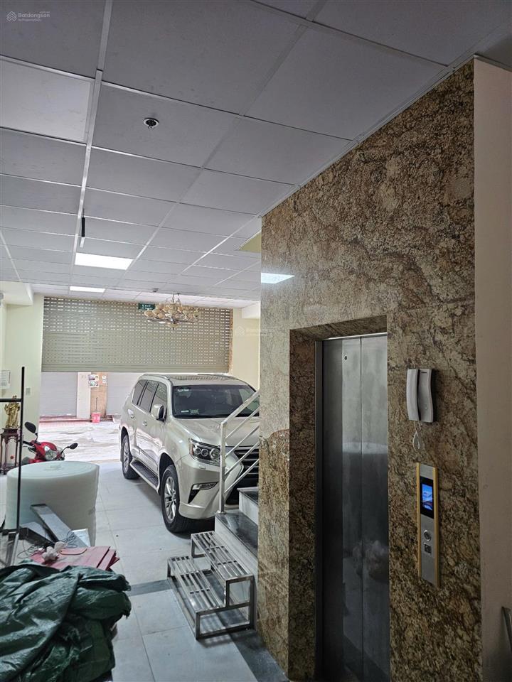 Cho thuê tòa nhà dịch vụ văn phòng 120m  thông sàn  kinh doanh  ô tô vào nhà