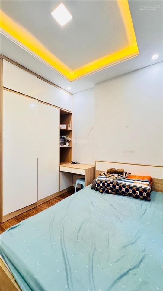 Bán nhà giải phóng 35m2 x 4t, 10m ra phố, đối diện bv bạch mai, chủ hạ sốc 7.7 tỷ