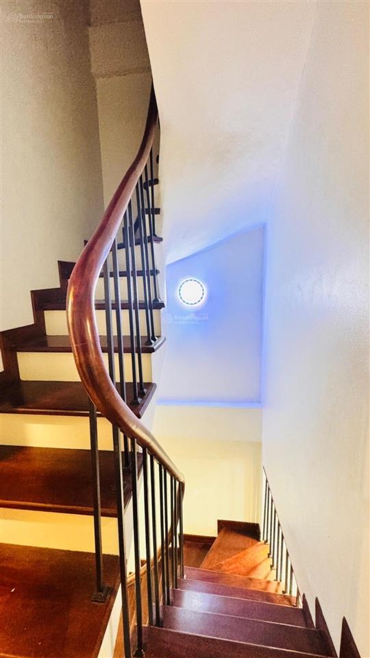 Bán nhà giải phóng 35m2 x 4t, 10m ra phố, đối diện bv bạch mai, chủ hạ sốc 7.7 tỷ