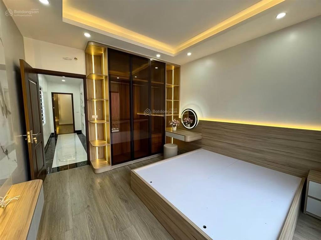 Nhà ngọc hồi 43m  6 tầng  thang máy  sđcc  tc 8 tỷ