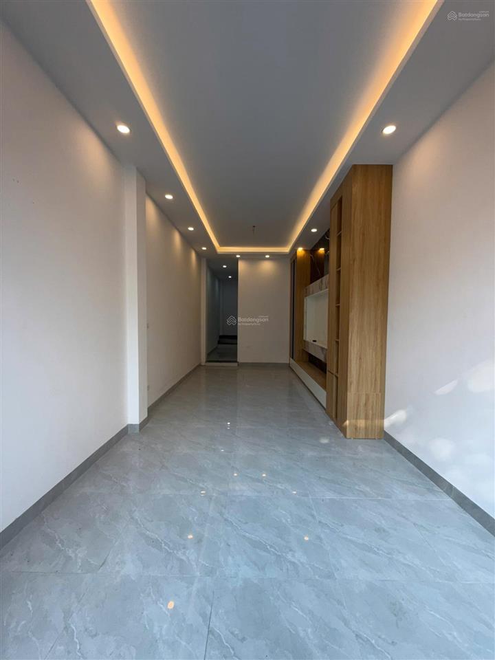 Nhà ngọc hồi 43m  6 tầng  thang máy  sđcc  tc 8 tỷ
