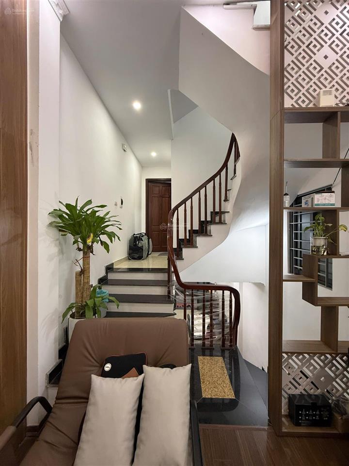 Căn nhà 4 tầng  dân xây  ô tô gần  ngọc hồi tt thanh trì  nhỉnh 5 tỷ.