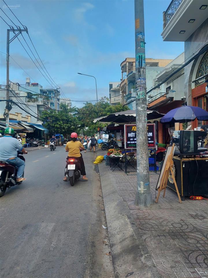 Bán nhà quận 8, mặt tiền đường bông sao kinh doanh sầm uất, 146m2, 5m ngang nở hậu. chỉ 80tr/m2