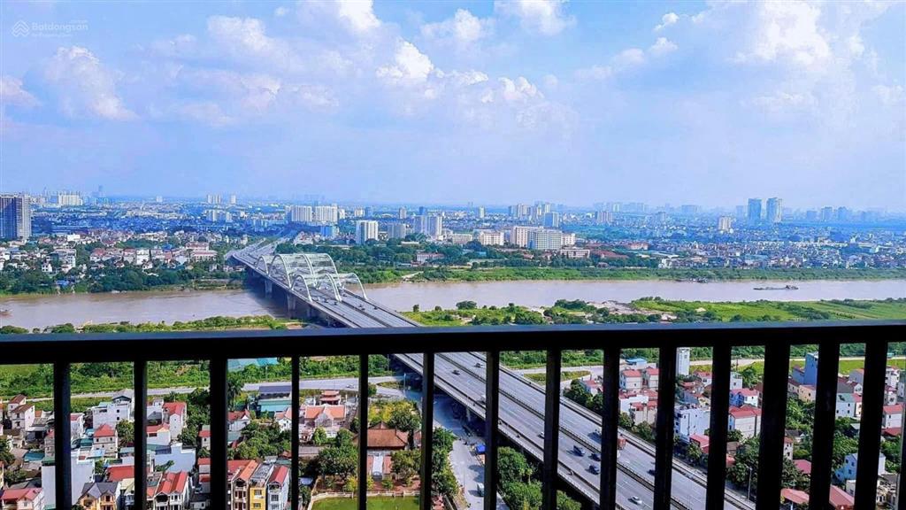Bán gấp, cắt 400tr cho căn 2pn2vs71m2 toà river, ban công đn. sẵn sổ sang tên. giá 4.250.