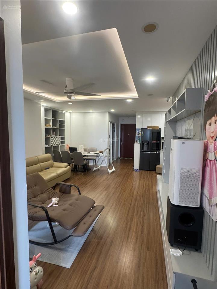 Bán căn 85m23pn2vs4,850 tỷ  full nt đẹp. tầng trung, ban công đông nam tòa river