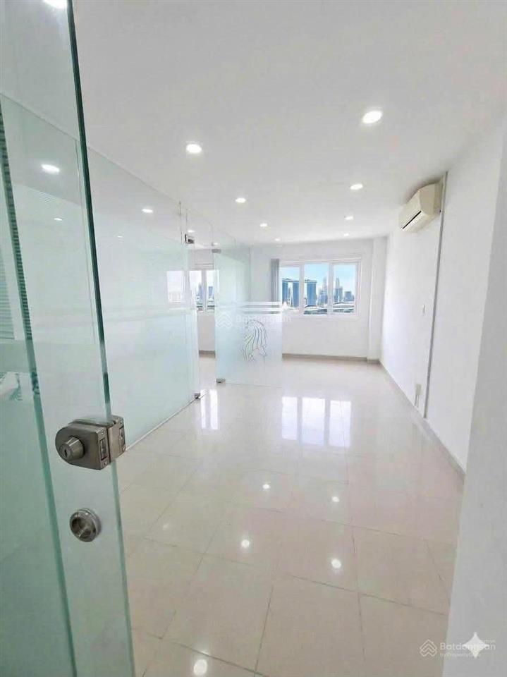 Cho thuê mặt bằng đẹp tại nguyễn thị thập, tân phú, quận 7, tp.hcm, 55 triệu, 169m2