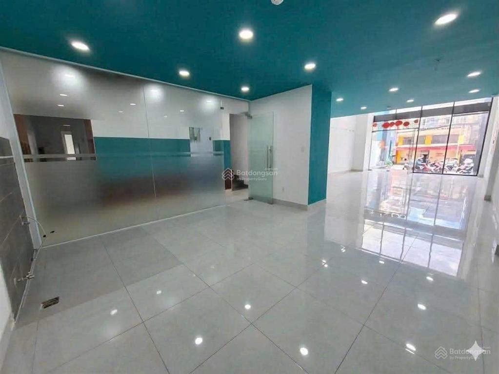 Cho thuê mặt bằng đẹp tại nguyễn thị thập, tân phú, quận 7, tp.hcm, 55 triệu, 169m2