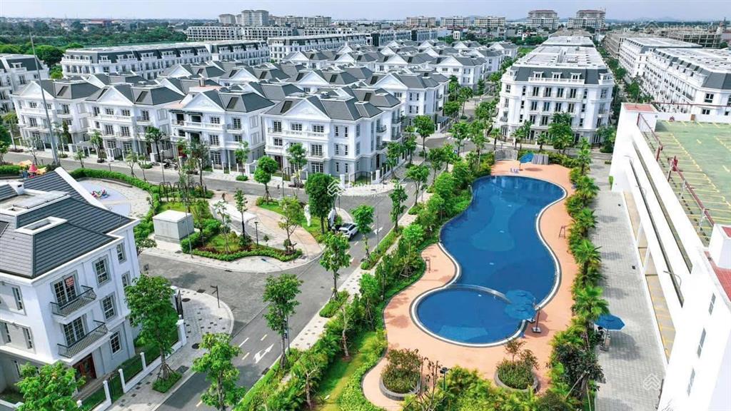 Biệt thự liền kề cách phố cổ 15' lái xe, cạnh công viên gia lâm
