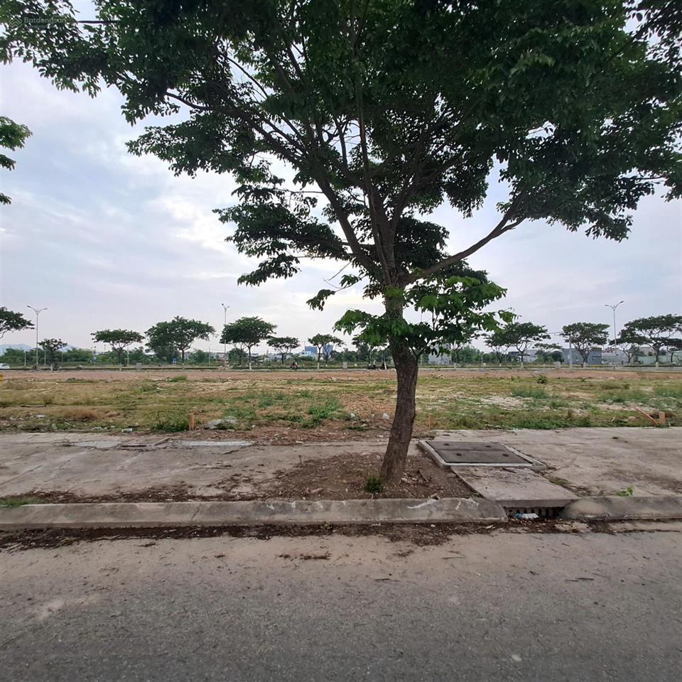 Đất võ chí công lô b21792 giá 4.944 tỷ  113.4m2, đường 7.5m lề 4m