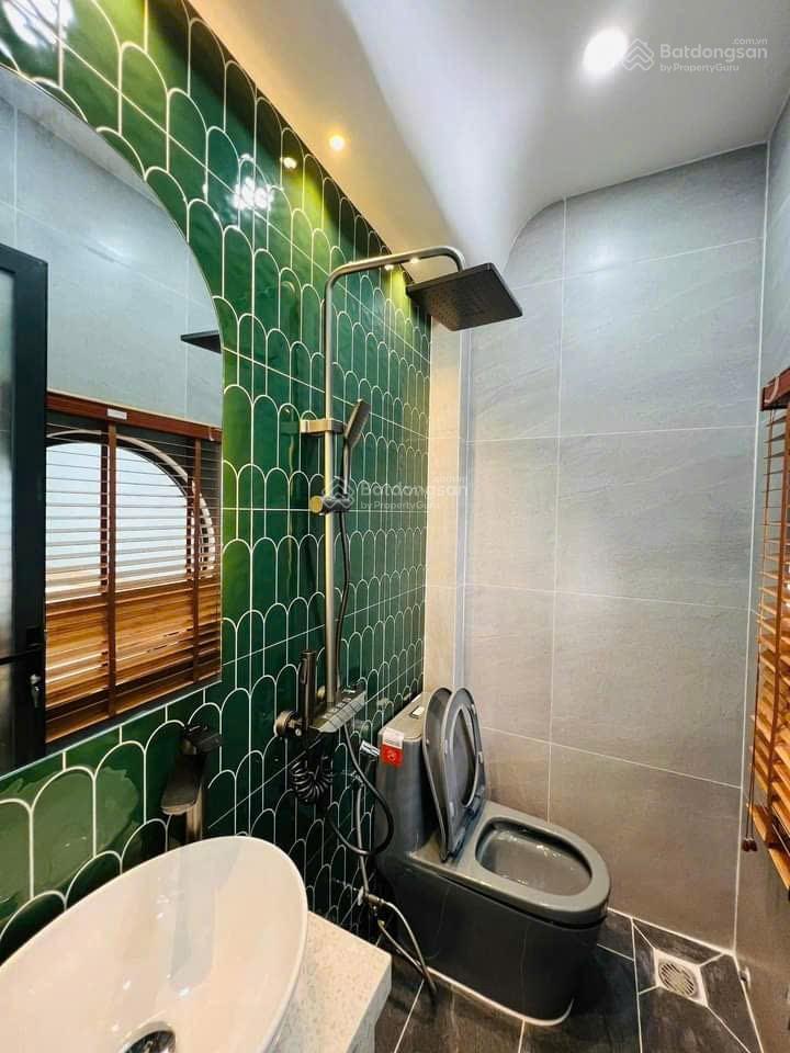 "hàng ngộp" có nhà 2 lầu nguyễn thái sơn 51m2, ngang 4m, sát bv 175 & sân bay, sổ riêng