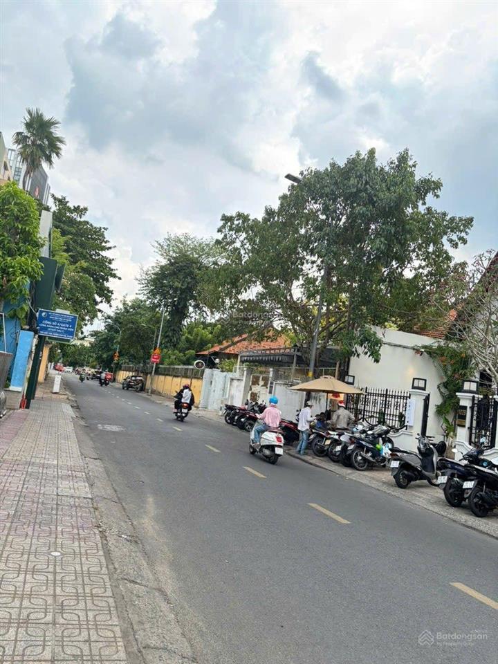 Bán nhà đường trần quốc toản, q3