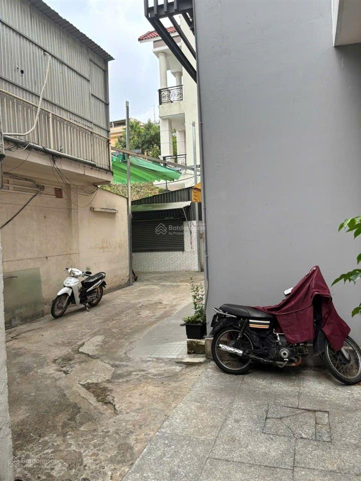 Bán nhà đường trần quốc toản, q3