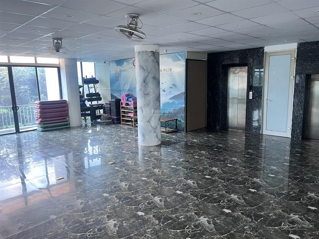 Cho thuê mặt sàn shophouse tại gamuda gardens, diện tích 170m2 phù hợp làm văn phòng, có thang máy