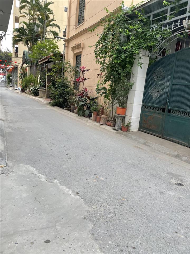 Nhà 3 tầng ô tô ngõ thông ngoại giao đoàn, ngay đại sứ quán, kossmo 140m chia lô xây căn hộ