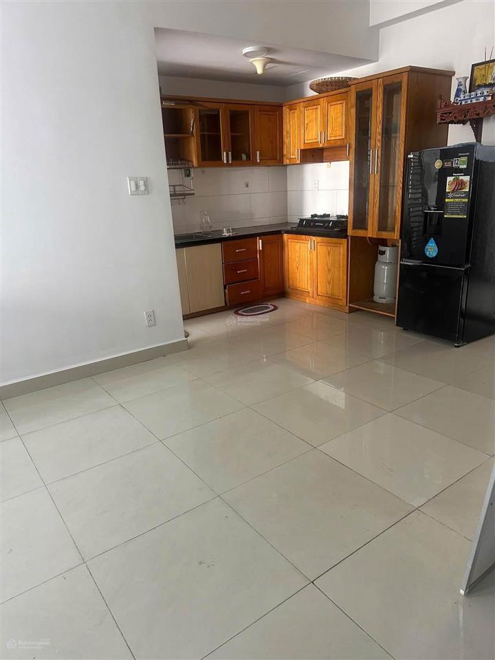 Chính chủ bán căn góc 2pn, view nội khu, sổ hồng riêng khu ruby, celadon city