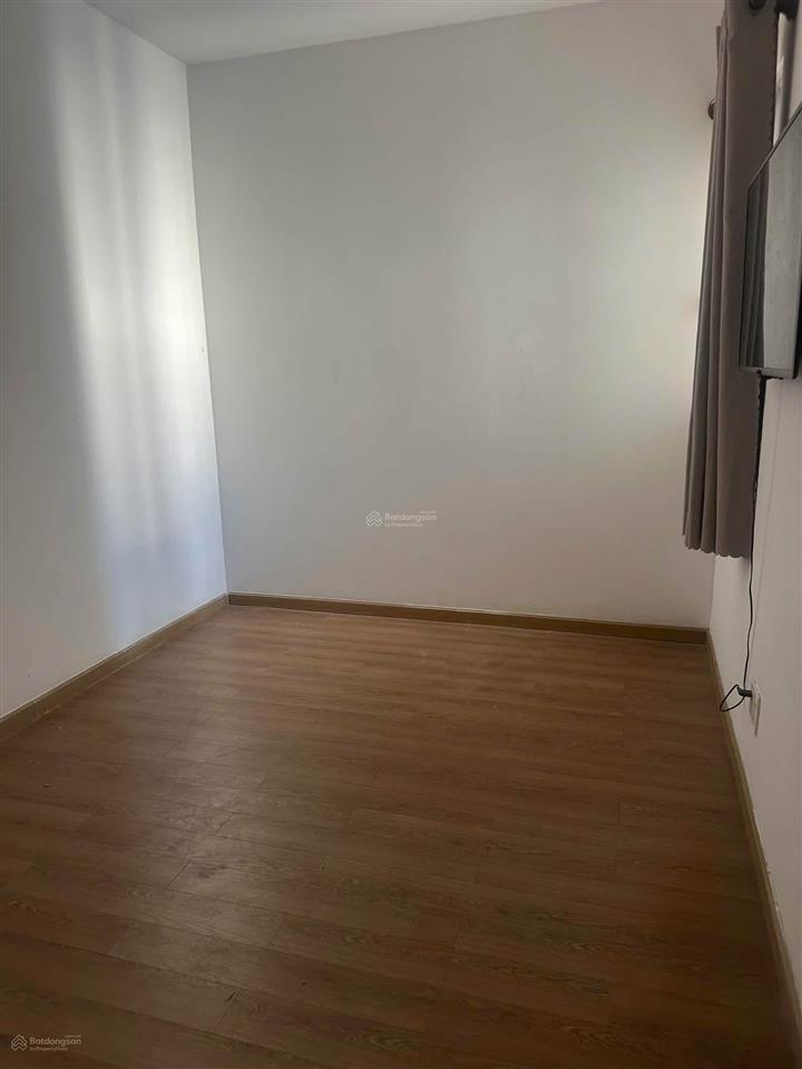 Chính chủ bán căn góc 2pn, view nội khu, sổ hồng riêng khu ruby, celadon city