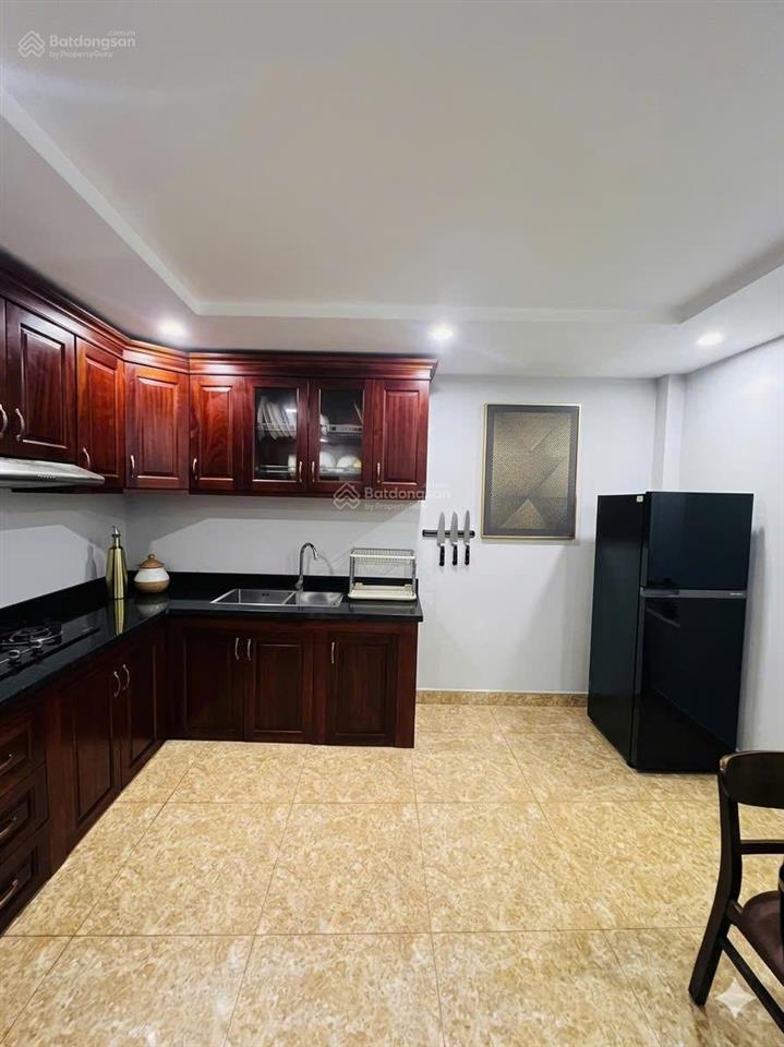 Chủ ngộp oxy  bán gấp nhà ngọc thụy 50m2 11 tỷ  ô tô đỗ cổng