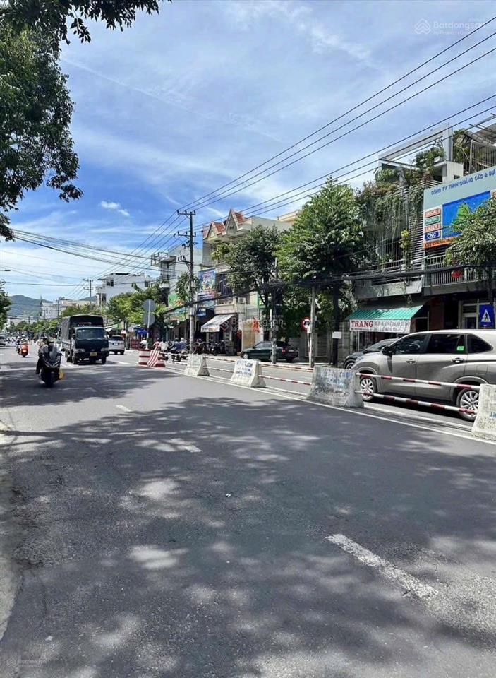 Bán đất tặng nhà cấp 4 đang cho thuê kinh doanh mặt tiền đường lê hồng phong