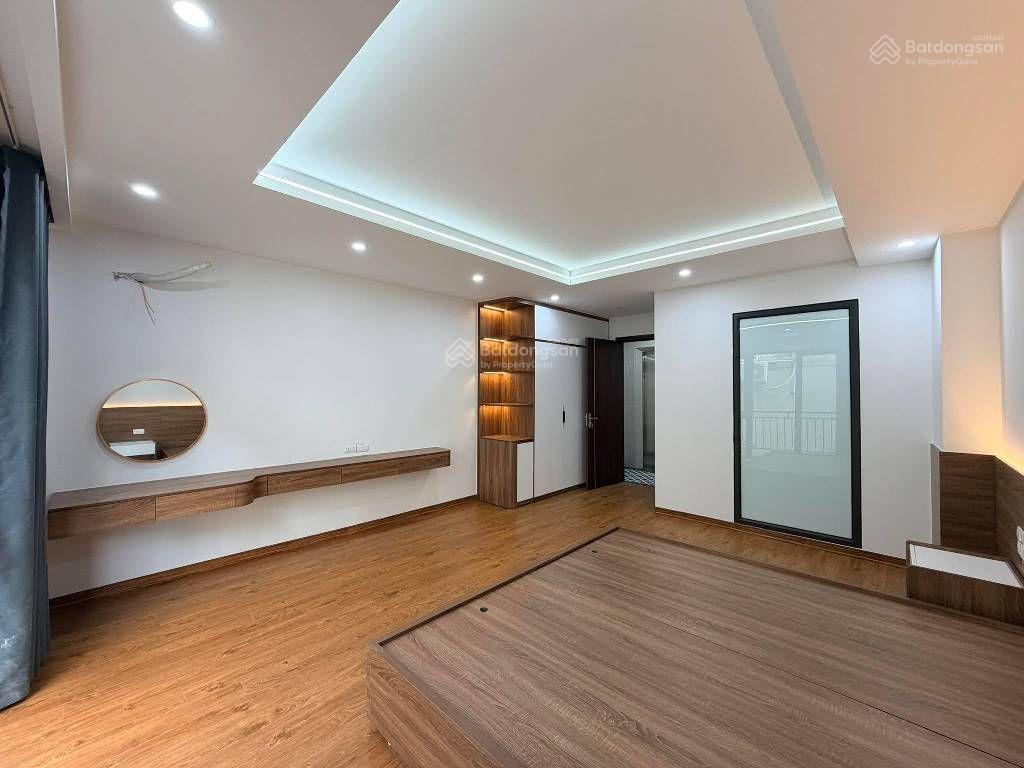 Chính chủ cần bán nhà riêng vị trí đẹp tại phố trần bình. ô tô vào nhà, 76m, 5 tầng, giá 20 tỷ 3